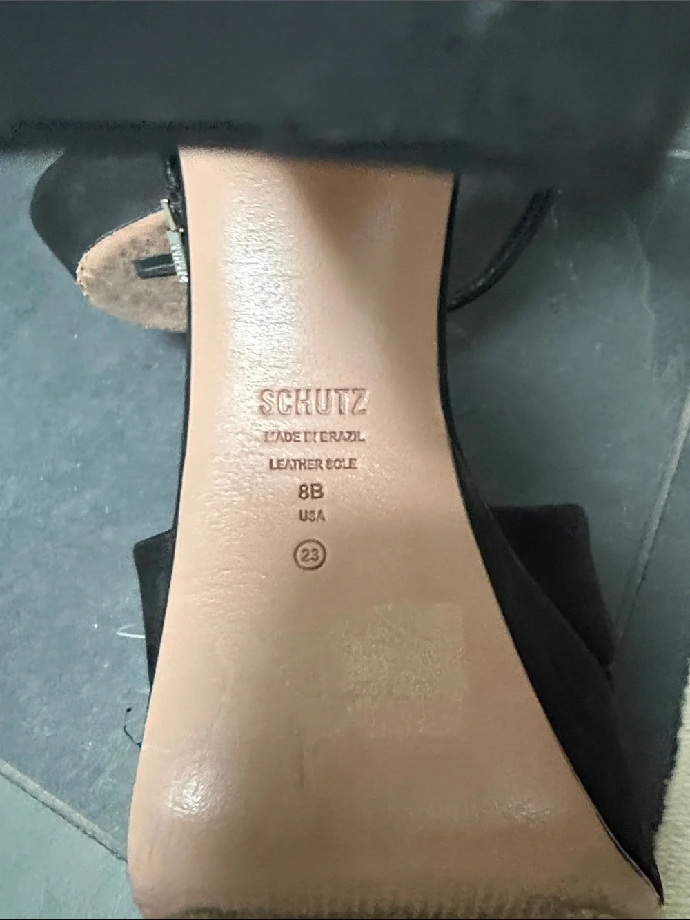 SCHUTZ these are